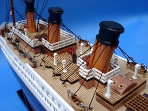 Titanic Model Ship 20-23
