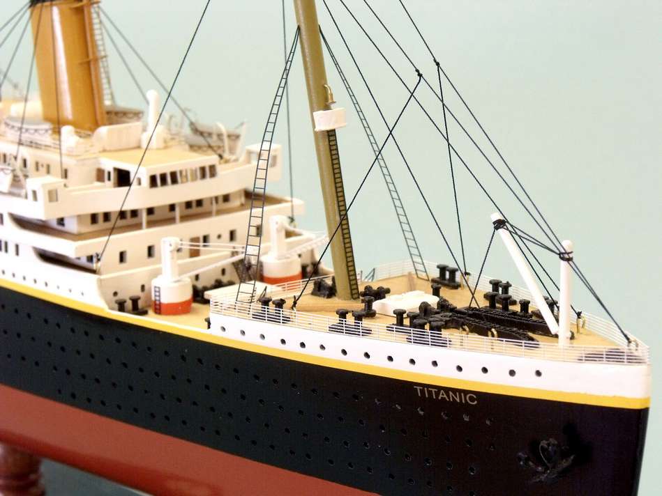 Remote Control 40 Titanic Model Limited Edition Assembled
