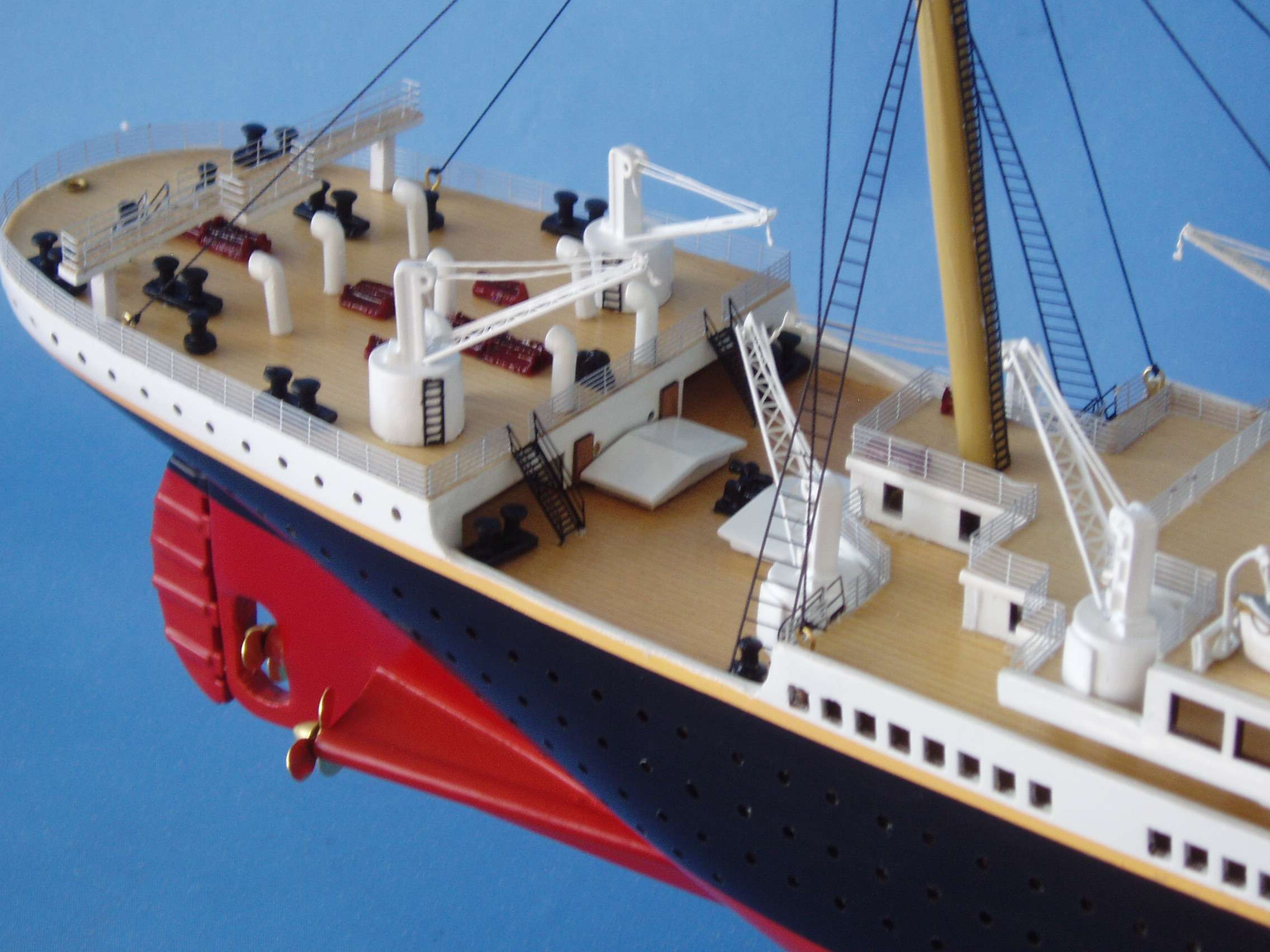 Remote Control 40 Titanic Model Limited Edition Assembled