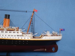 Titanic Model Ship 32-3