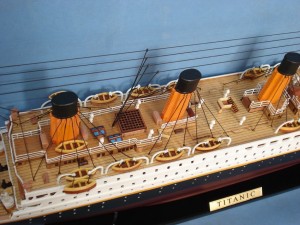 Titanic Model Ship 32-6