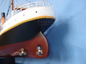 Titanic Model Ship 32-7