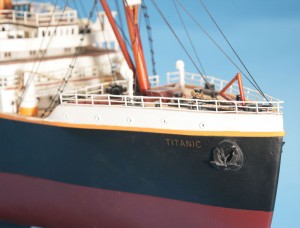 Titanic Model Ship 32-12