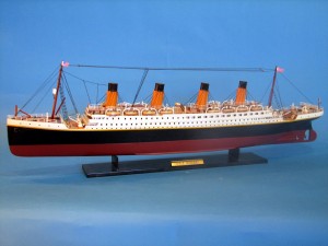 Titanic Model Ship 32-14