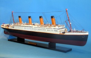 Titanic Model Ship 40-3
