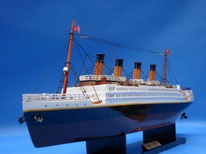Titanic Model Ship 20-16