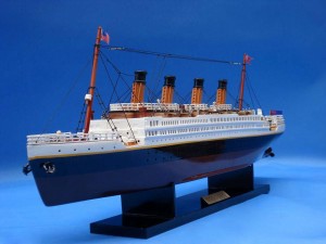 Titanic Model Ship 20-17
