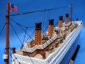 Titanic Model Ship 20-22