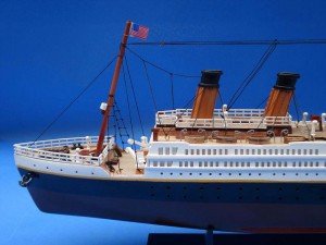 Titanic Model Ship 20-7