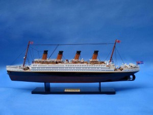 Titanic Model Ship 20-24