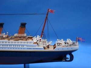 Titanic Model Ship 20-9