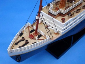 Titanic Model Ship 20-10