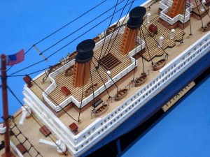 Titanic Model Ship 20-12