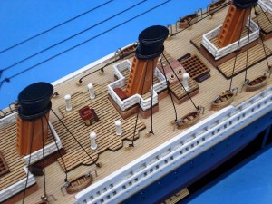 Titanic Model Ship 20-13