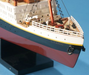 Titanic Model Ship 20-4