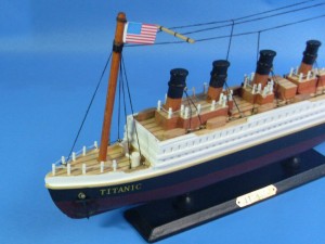 Titanic Ship Model 14-d