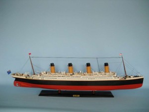 rms-titanic-model-ship-replica-50-18