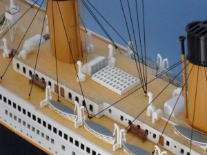 50-inch Remote Control Titanic Model 13