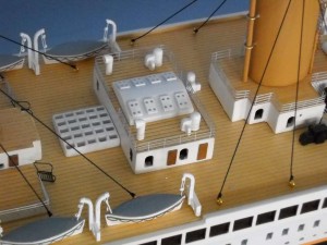 50-inch Remote Control Titanic Model 14