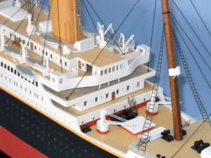 50-inch Remote Control Titanic Model 4