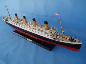 Remote Control Titanic 40" Limited Edition Model Ship 18