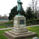 450px-Captain_Edward_Smith_statue,_Beacon_Park,_Lichfield_-_geograph.org.uk_-_403721