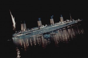 titanic-sinking-underwater-2